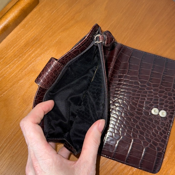 Vintage Brighton Brown Crocodile Embossed Wallet with silver heart clasp - Picture 10 of 13